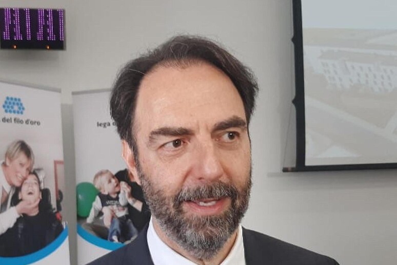 - RIPRODUZIONE RISERVATA