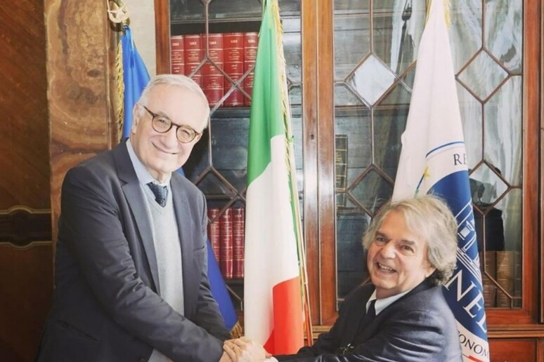 -     RIPRODUZIONE RISERVATA