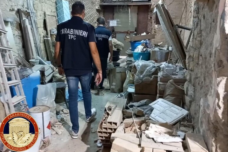 - RIPRODUZIONE RISERVATA