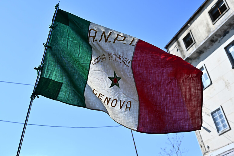 - RIPRODUZIONE RISERVATA