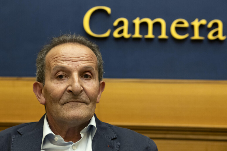 - RIPRODUZIONE RISERVATA