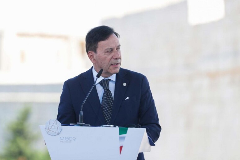- RIPRODUZIONE RISERVATA