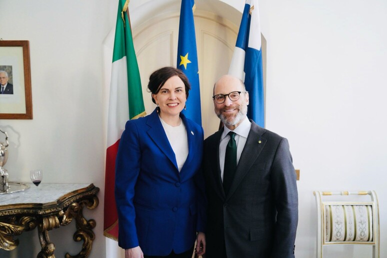 - RIPRODUZIONE RISERVATA