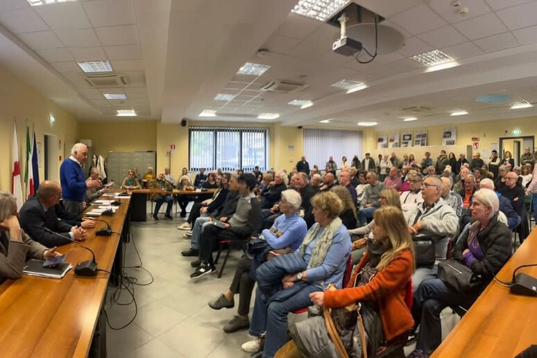 - RIPRODUZIONE RISERVATA