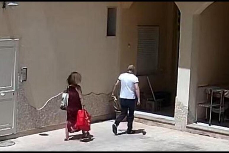 - RIPRODUZIONE RISERVATA
