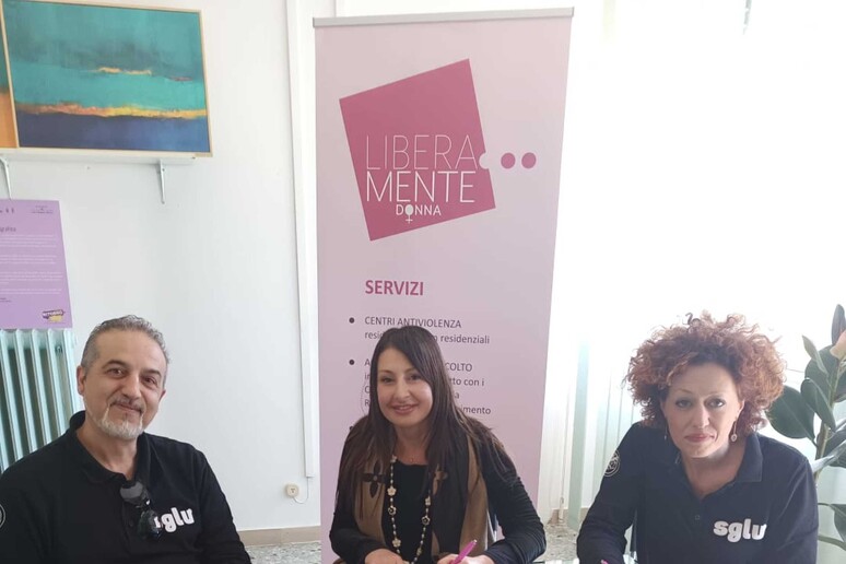 - RIPRODUZIONE RISERVATA