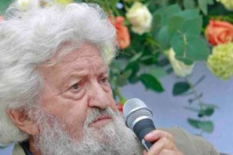 - RIPRODUZIONE RISERVATA