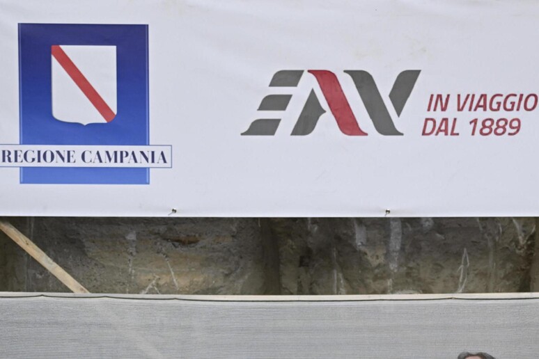 - RIPRODUZIONE RISERVATA