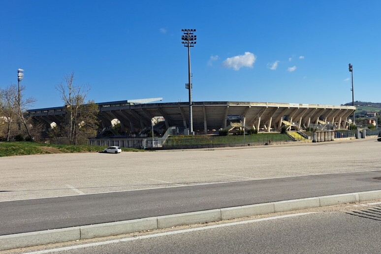 - RIPRODUZIONE RISERVATA