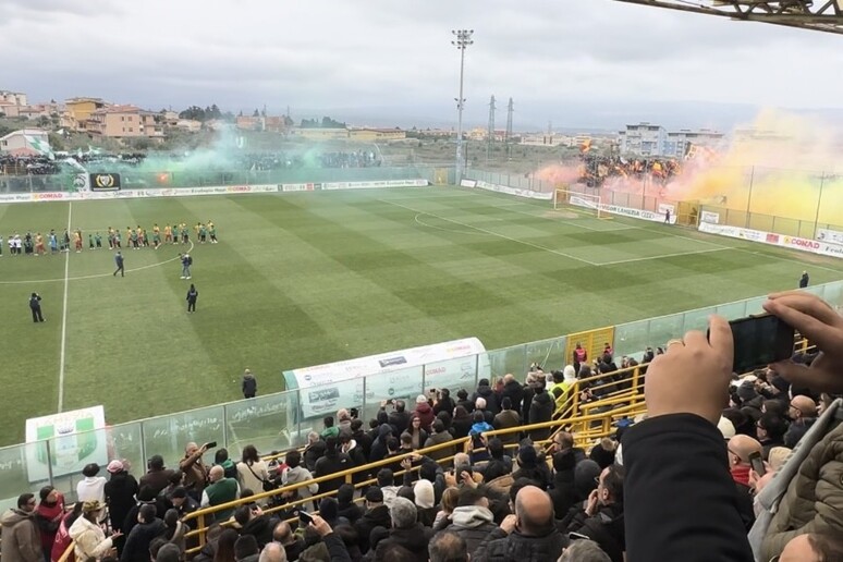 - RIPRODUZIONE RISERVATA