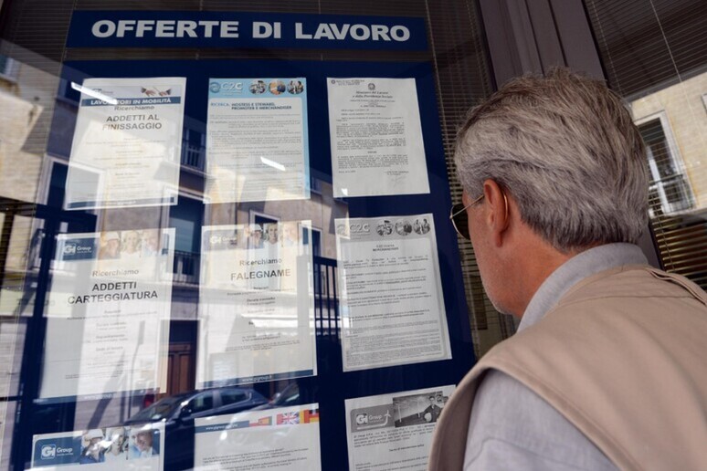 - RIPRODUZIONE RISERVATA