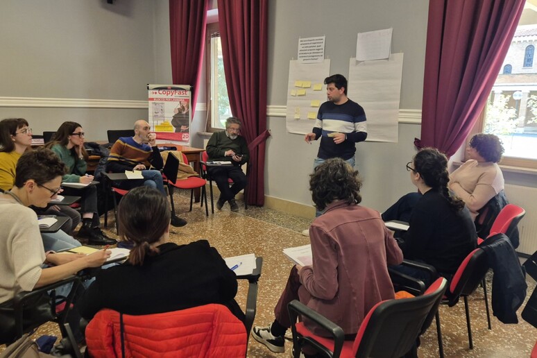 - RIPRODUZIONE RISERVATA