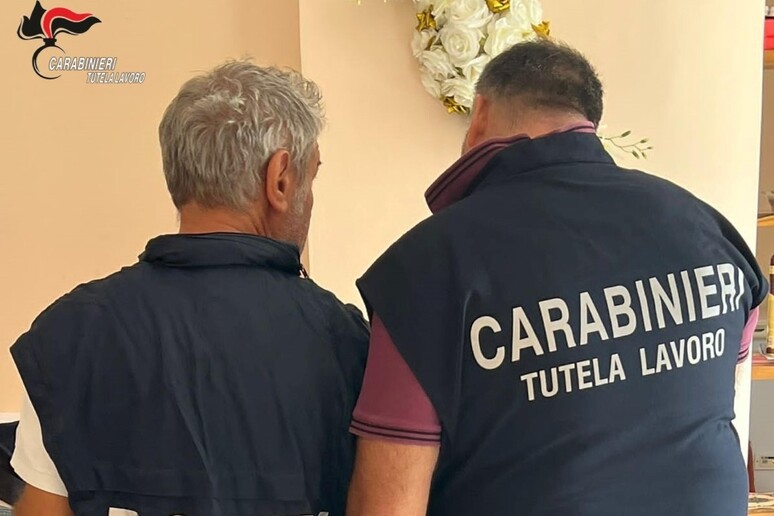 - RIPRODUZIONE RISERVATA