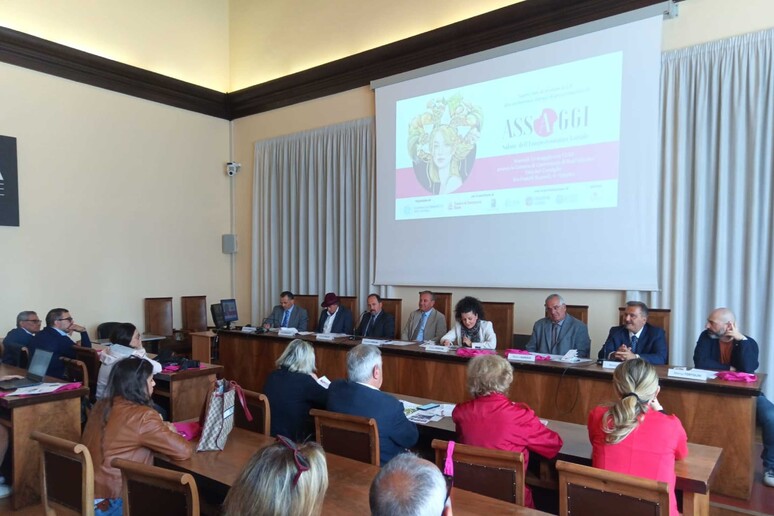 - RIPRODUZIONE RISERVATA