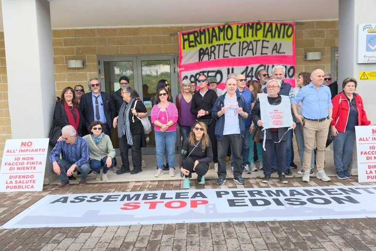 - RIPRODUZIONE RISERVATA