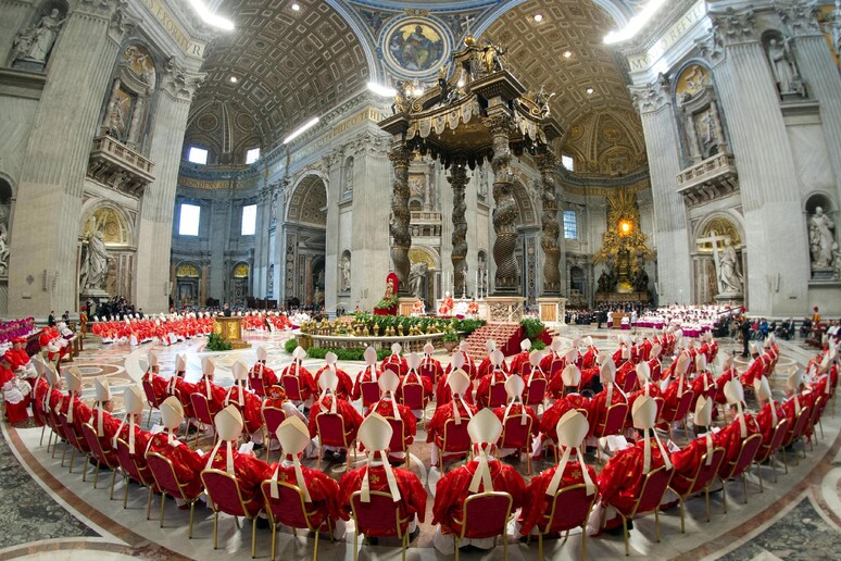 Cardinals take part in pre-Conclave Mass