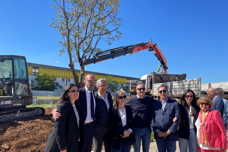 - RIPRODUZIONE RISERVATA