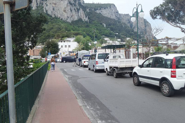 - RIPRODUZIONE RISERVATA