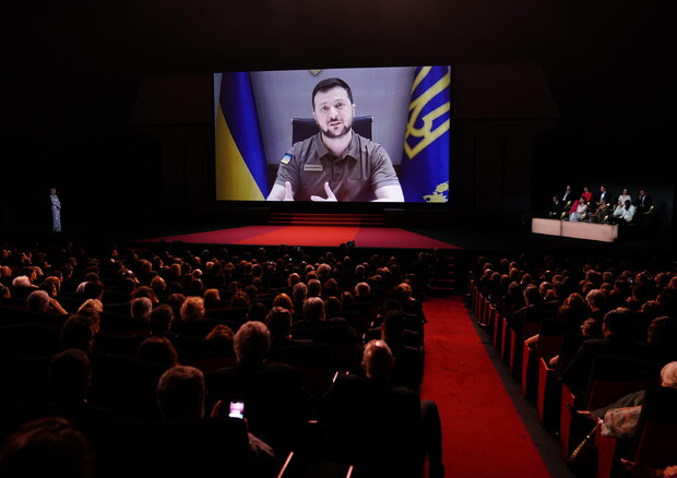 ZELENSKY A SANREMO, POLEMICHE E PETIZIONI PER IL NO © ANSA