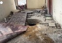 Gaza City, palestinesi fra le macerie dopo l'ennesimo attacco israeliano