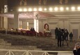 Dall'alba al freddo,migliaia i fedeli in fila per l'ultimo saluto a Ratzinger © ANSA