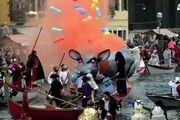 Carnevale: a Venezia la regata sul Canal Grande