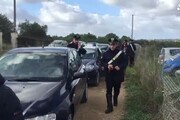 Brucia viva la moglie, controlli sul luogo del delitto