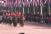 Giubileo di Platino, ovazione per la Regina al balcone