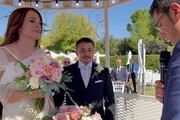 Lei diventa un uomo, lui una donna: si sposano a Recanati