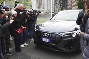 Berlusconi, l'abbraccio tra i figli dopo la visita al padre