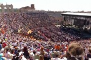 Il Papa: 'I bambini in guerra perdono il sorriso'
