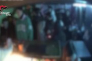 Prima brutale pestaggio e poi la 'stesa', 3 arresti a Napoli