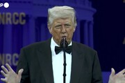 Trump: 'Questi Paesi ci stanno chiamando per baciarmi il culo'