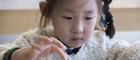 Rapporto Ocse, 17% bimbi in ansia se non ha smartphone o tablet