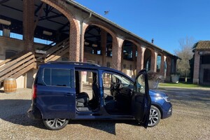 Renault Kangoo E-Tech Electric (ANSA)