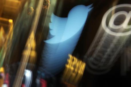 Twitter, via spunta blu a neonazisti © AP