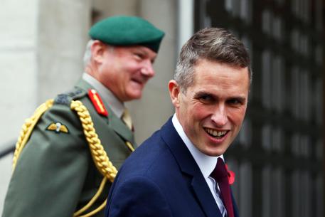Gavin Williamson (a destra) © EPA