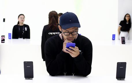 Robotica del futuro e smartphone star a Barcellona © AP
