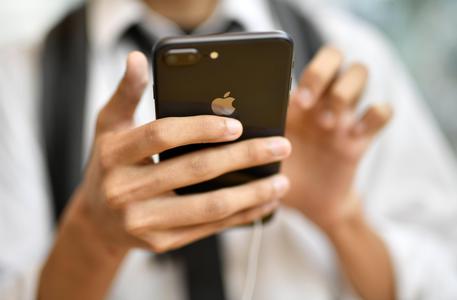 Apple si difende, in arrivo nuove misure per bambini © EPA
