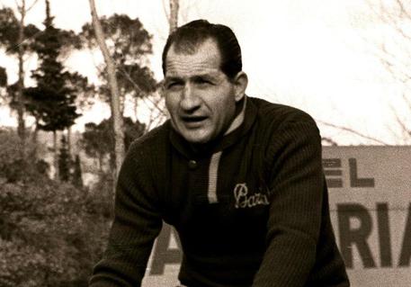 Giro: 2/a tappa, omaggio a Bartali e Montanelli © ANSA