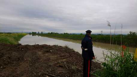 Maltempo: allagamenti e frane nel Bolognese. Il fiume Samoggia (Foto: Carabinieri) © Ansa