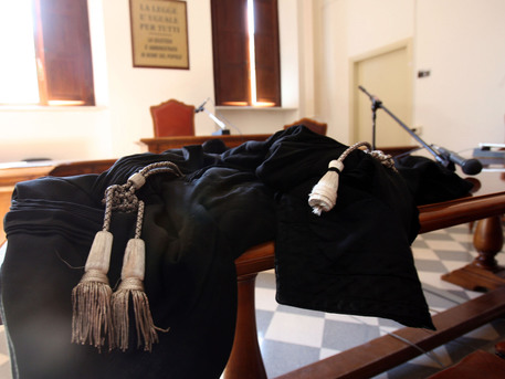 Aula giustizia tribunale toga toghe avvocati giudici © ANSA