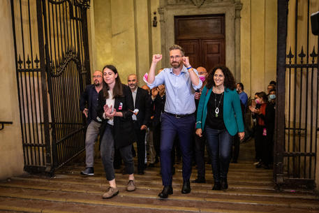 Lepore, brindisi con Bonaccini, abbraccia Conti © ANSA