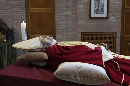La salma del Papa Emerito Benedetto XVI © ANSA