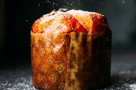 E' San Biagio, tradizione vuole si mangi ultimo panettone