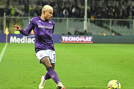 Il difensore della Fiorentina Dodo