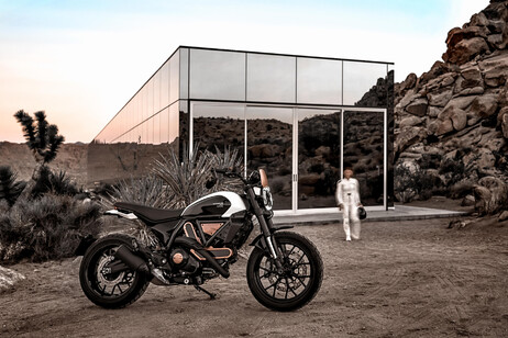 Scrambler 10° Anniversario Rizoma Edition