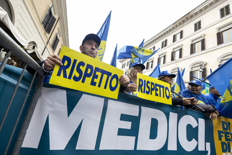 Un momento della protesta dei medici