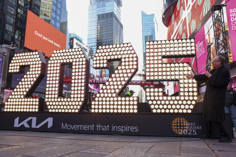 New Year's Eve 2025 numerals arrive in Times Square in New York