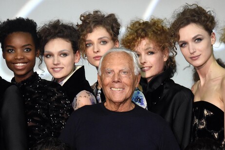 &gt;&gt;&gt;ANSA/ Giorgio Armani compie 90 anni di stile e coerenza